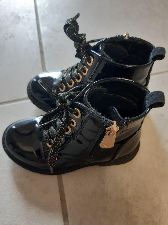 Chaussures filles pointure 24