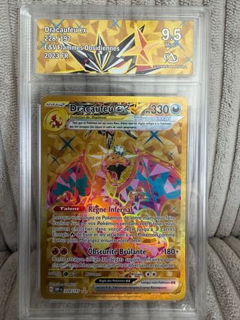Carte Pokémon gradé me collect aura 9.5 mint ++ Dracaufeu ex flammes obsidiennes gold 228/197