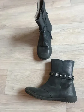 Bottines noire 32 marque mod8 hiver en cuir presque neuf Article de qualité