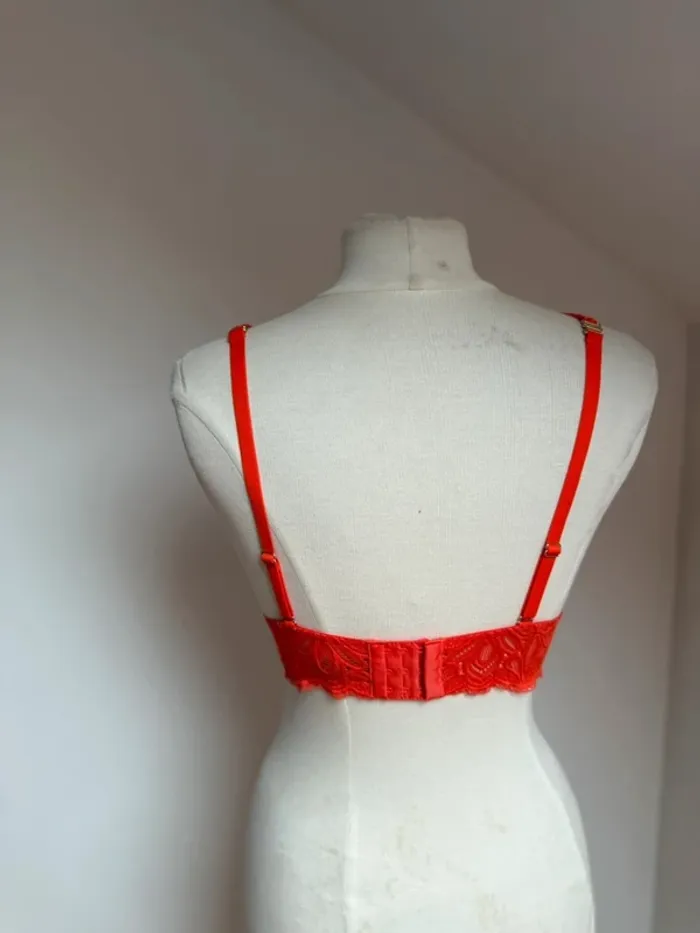 Beau soutien gorge bustier en dentelle Undiz neuf 🌸 Taille L - photo numéro 8