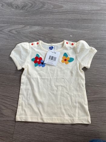 T’es shirt neuf 12 mois