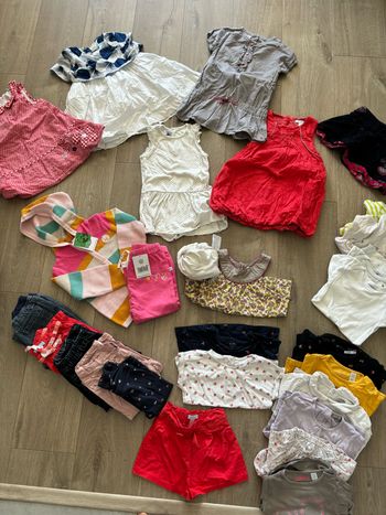 Lot 29 pièces 18 mois