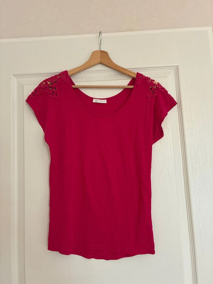 Tee shirt brodée rose fuschia