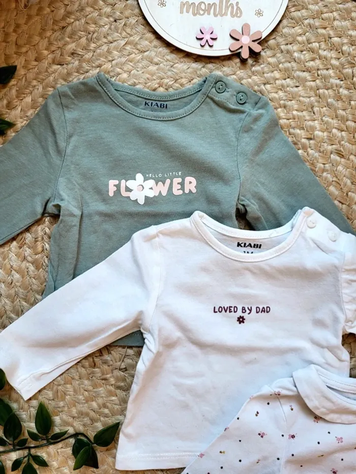 🌼 Lot : 3 hauts manches longues 1 mois fille, Kiabi 🌼 - photo numéro 2
