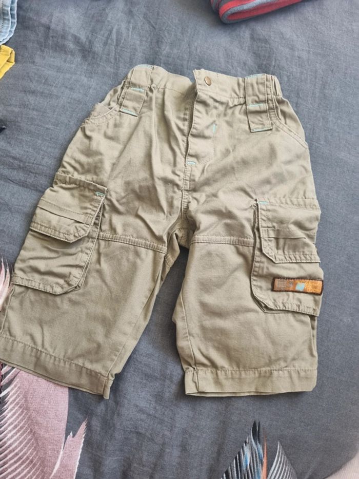 Pantalon 6 mois . Premier role