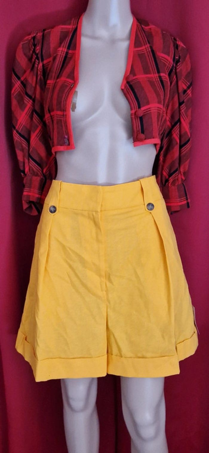 Beau short taille haute, taille 42 - photo numéro 2