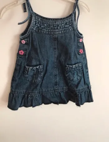 Robe en jeans 6 mois très bon état
