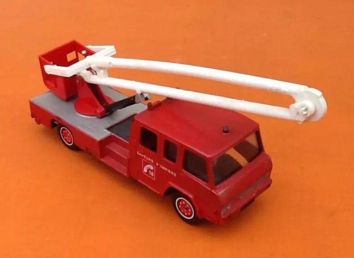 Voiture miniature Pompier Camion Berliet 770 Camiva Mars 1973 - photo numéro 2