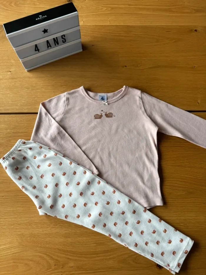 Pyjama 2 pièces ML en coton léger rose pâle et blanc thème escargot 🐌 - Taille 4 Ans