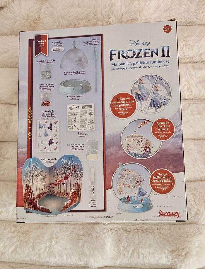 Ma boule à paillettes lumineuse ma Reine Des Neiges 2 Disney - photo numéro 4