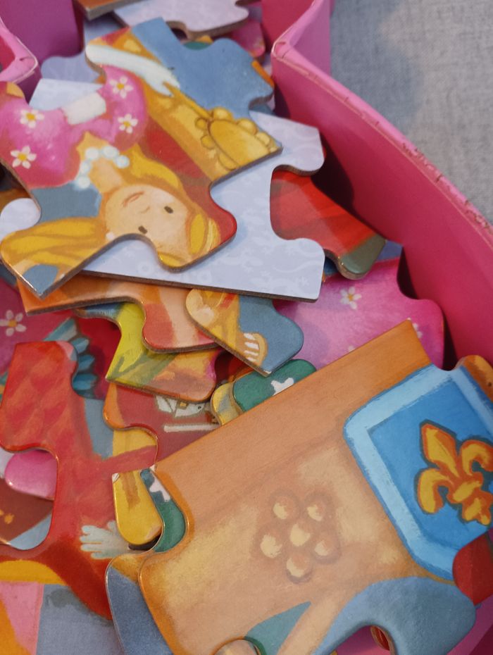 Puzzle 36 pièces djeco la princesse et la grenouille - photo numéro 4