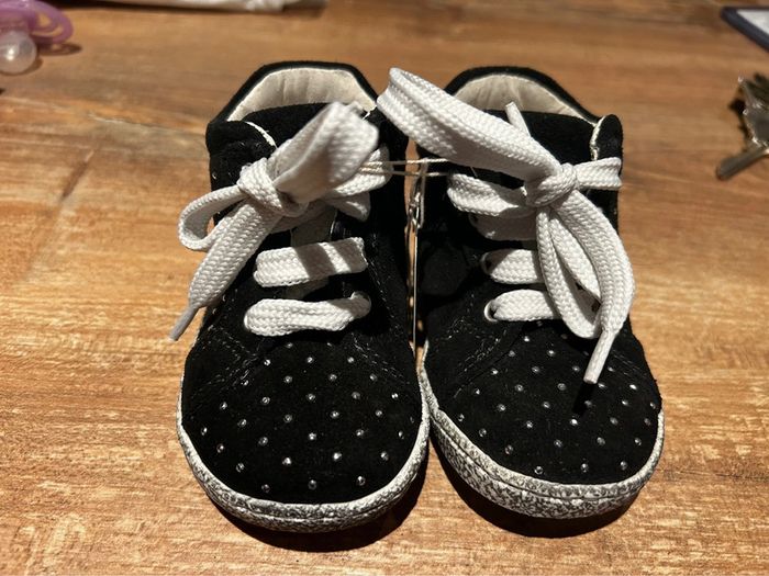 Baskets noir « velour » à strass Neuves