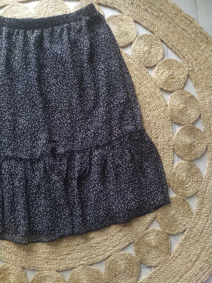 Jupe longue noire à motif floral Taille 38 Kiabi Neuf avec étiquette - photo numéro 2