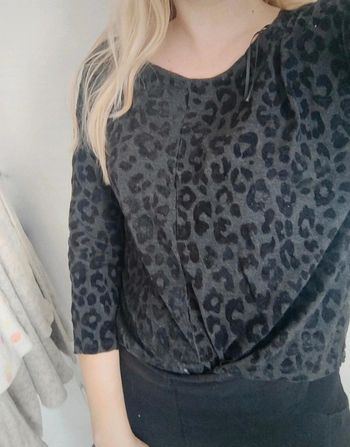 Haut manches 3/4 léopard effet velours - dressing trié par tailles