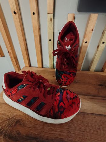 Tennis Adidas Bordeaux fleuri pointure 35 fille