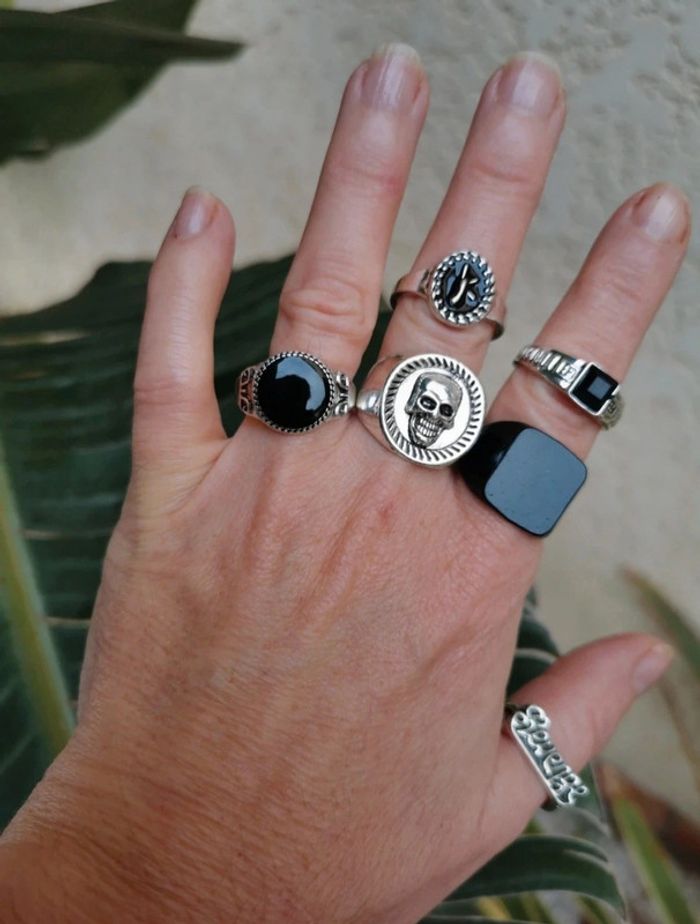 A36 lot de 6 bagues gothic rétro biker chromé argenté tendance diverses taille.neuves - photo numéro 5