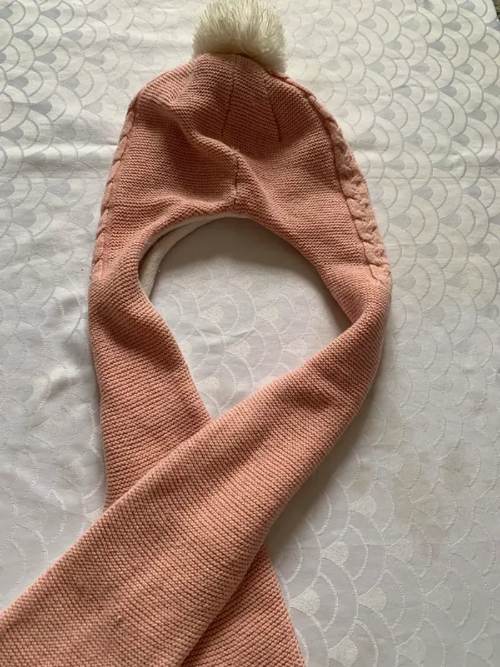 Bonnet avec écharpe intégrée - photo numéro 2