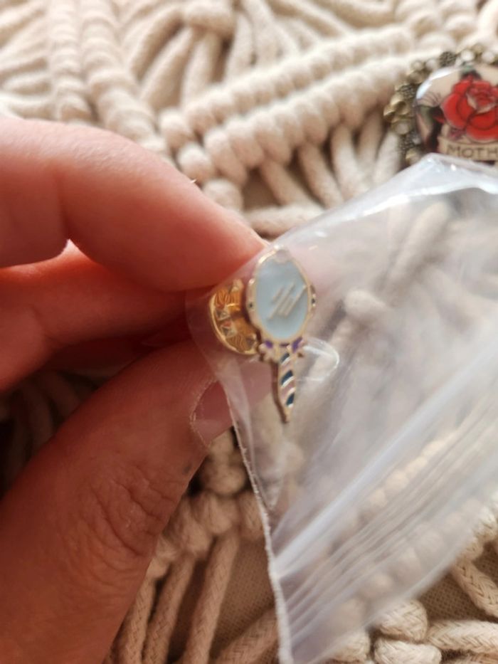 Lot broche et pins Mother love - photo numéro 4