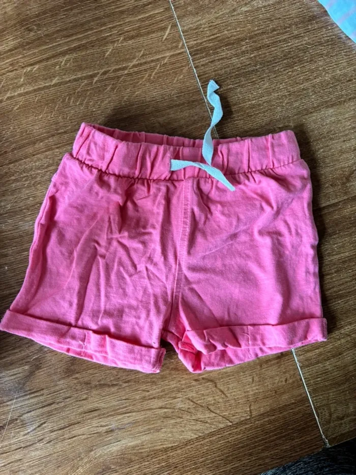 Short fille - photo numéro 2