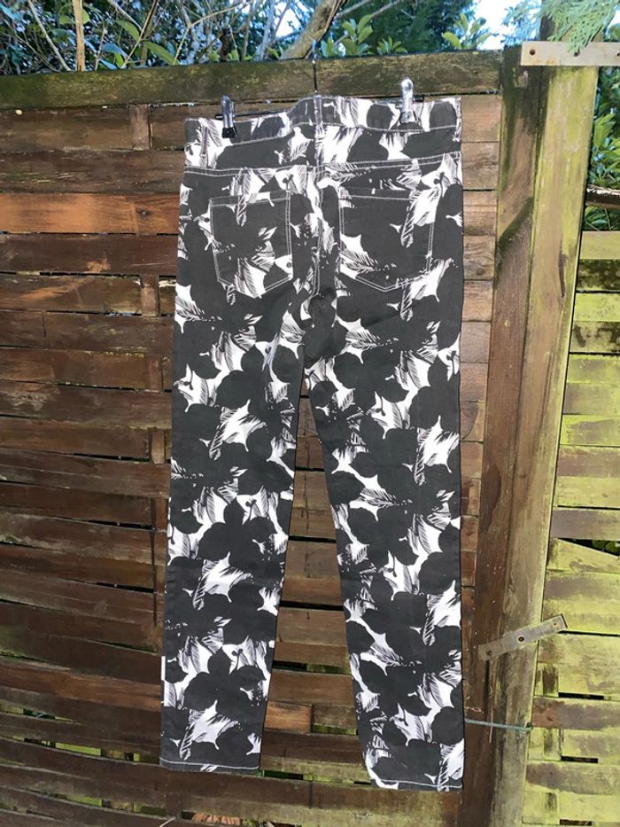 Pantalon fleuri - photo numéro 3