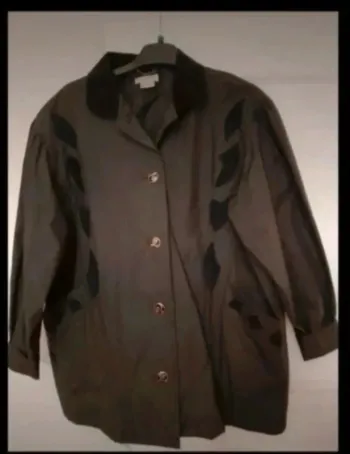 Veste noire imperméable T 46/48