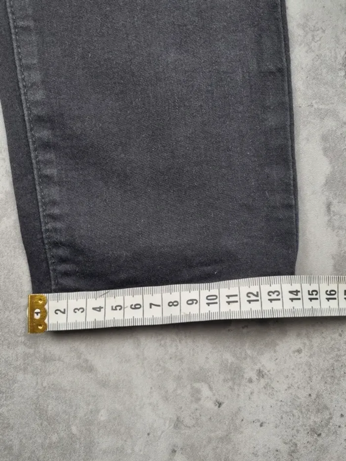 Jean Levi’s noir – Taille 30x30 (40 FR) Femme (mesures en photos) - photo numéro 7