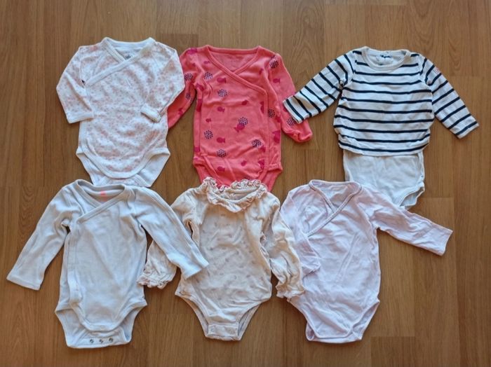 Lot de bodies 6 mois