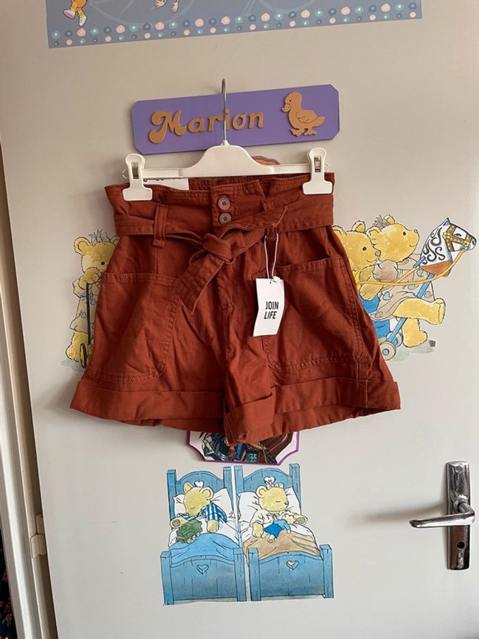 Short marron avec ceinture, taille 34, marque Bershka - photo numéro 2
