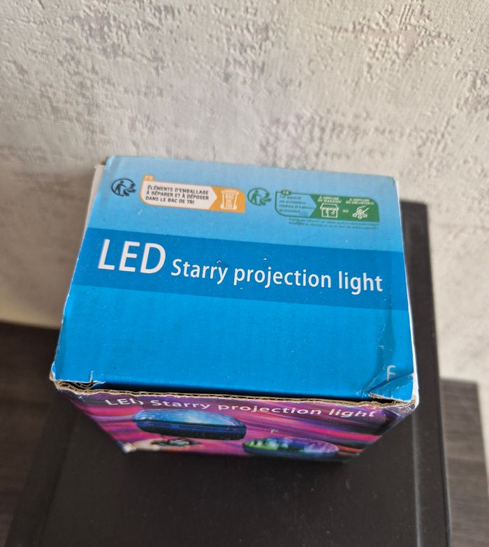 Projecteur d'étoile led multicolore avec télécommande - photo numéro 3
