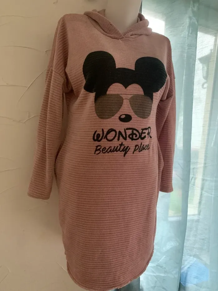 Robe à capuche rose avec motif taille 42 très bon état - photo numéro 5