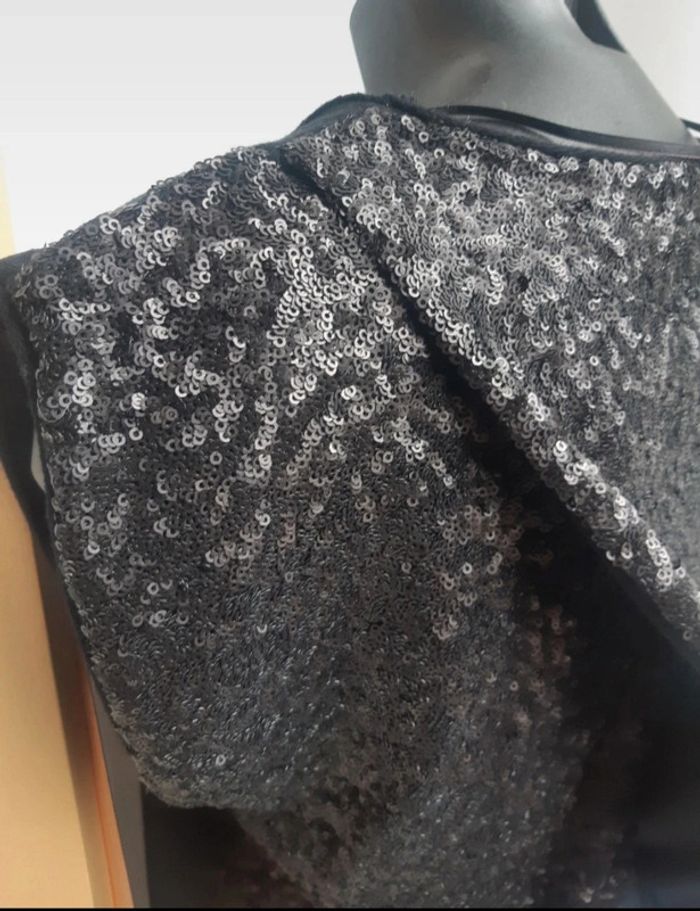Ikks haut tee-shirt bi matière sequins noir T 36/38 en tbe - photo numéro 8