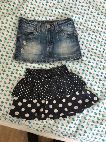 Lot de 2 jupes, taille 110.