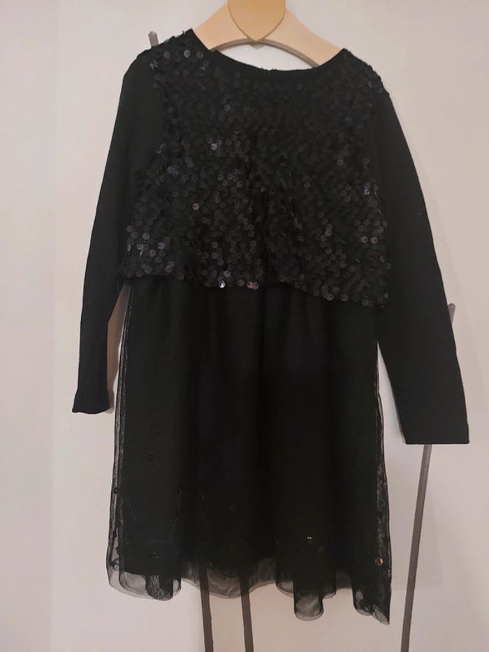 Robe noire 4 ans