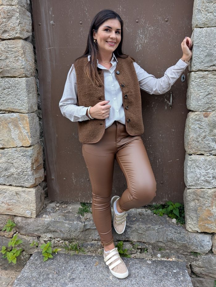 Pantalon huilé Séville marron simili cuir
Taille 34 - photo numéro 2