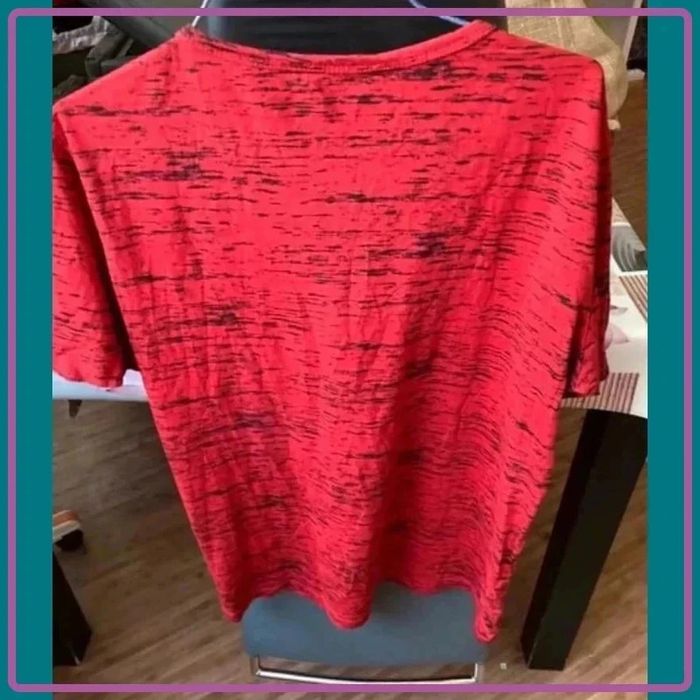 🌟🌟Beau tshirts rouge noir avec poche M/L 🌟🌟 - photo numéro 4