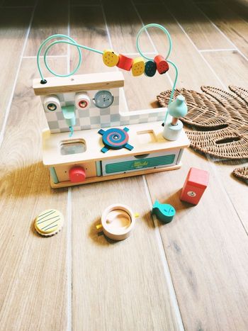 🍳Cuisine d'éveil multi activités avec accessoires et aliments en bois marque Vilac