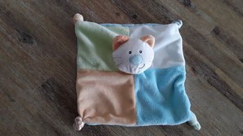 Doudou chat carré plat Bébérêve