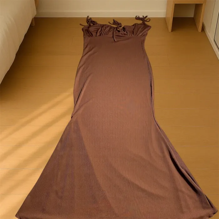 Robe longue marron café 🤎 dos nu & bretelles réglables | style été chic & tendance 2025 - photo numéro 4