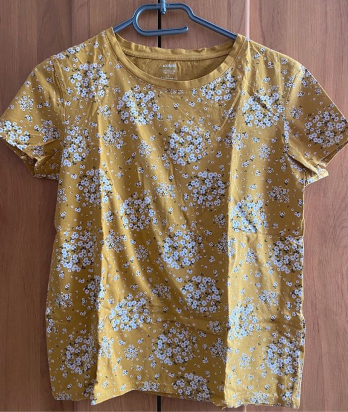 Tee shirt fleuri