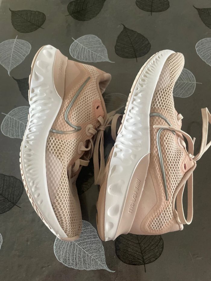 Baskets roses Nike Renew 37,5 - photo numéro 5