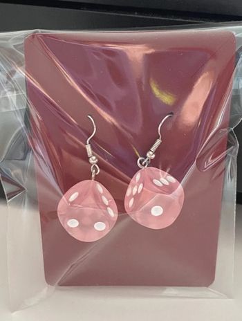 Boucles d’oreilles dés rose transparents