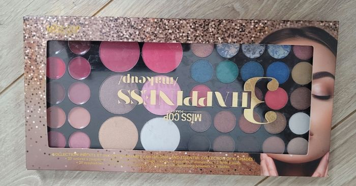 palette maquillage 41 fards neuve Miss cop