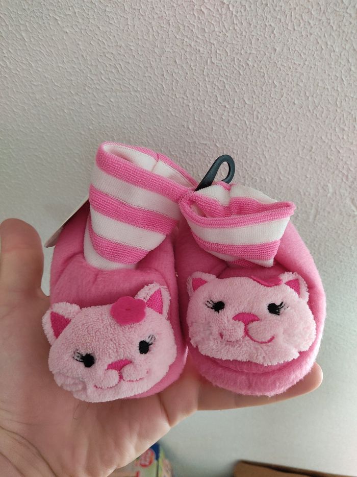 Chaussons bébé neufs 0-12 mois