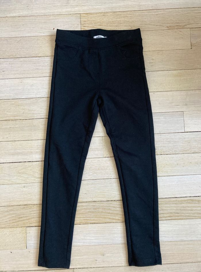 Jegging noir en taille 7 ans 👖👧🏻
