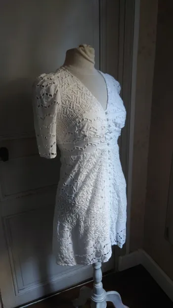 Robe d'été courte The Kooples T34 blanche dentelle 100% coton