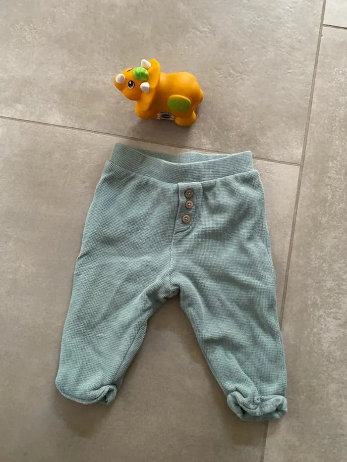 Lot pantalons 6 mois - photo numéro 4