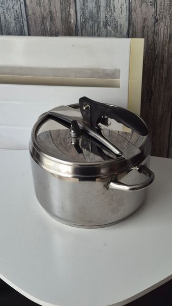 Cocotte-minute / Autocuiseur MIAKASA 5L