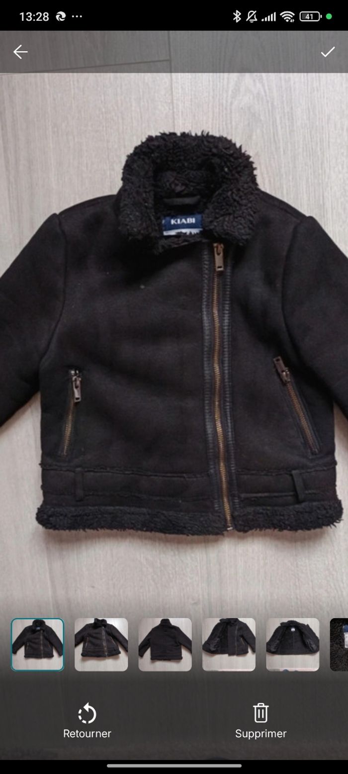 Manteau noir hiver chaud Kiabi fille 4 ans très bon état