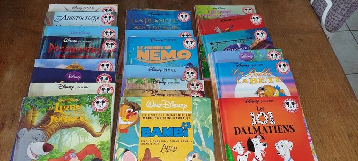 Lot 26 livres Disney
