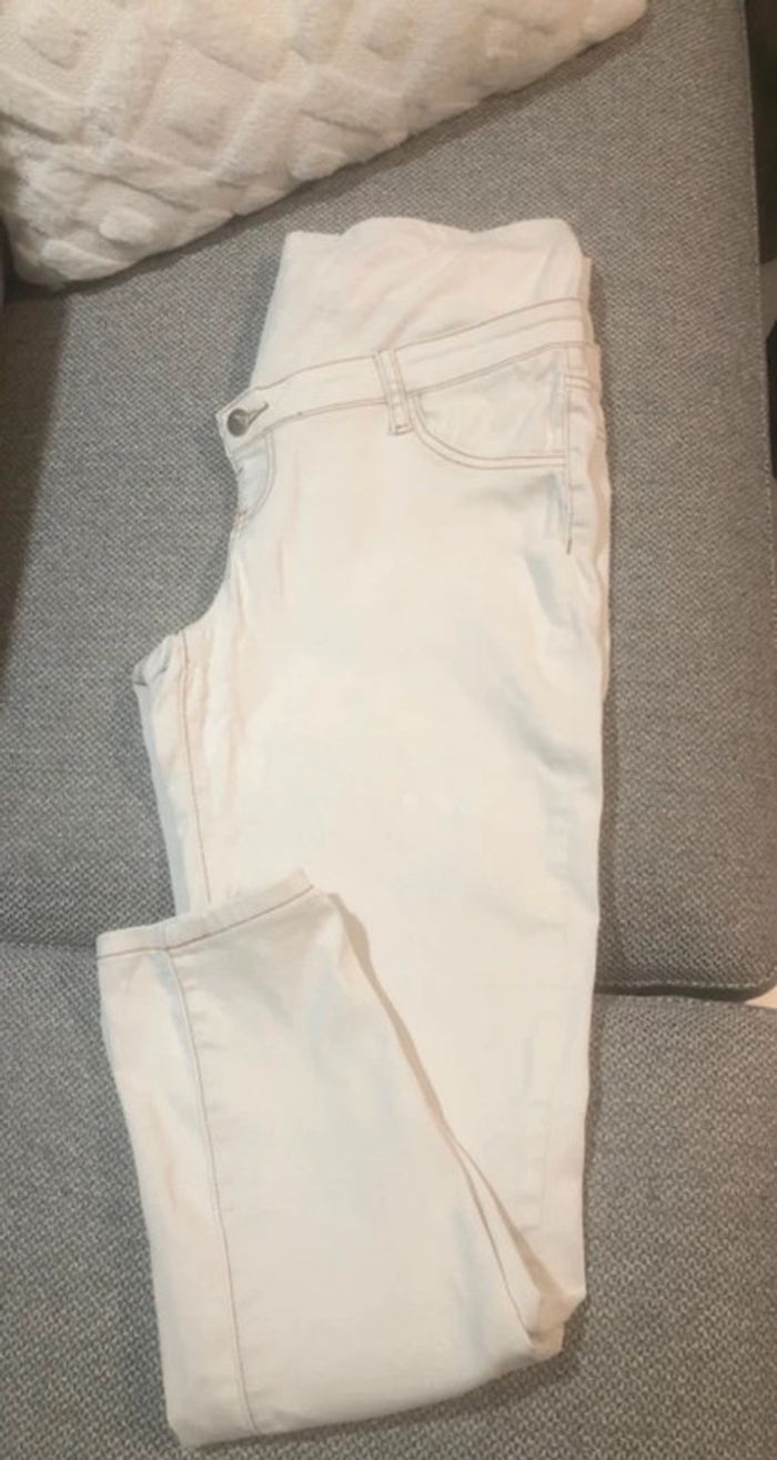 Jean blanc maternité taille 38 SHEIN